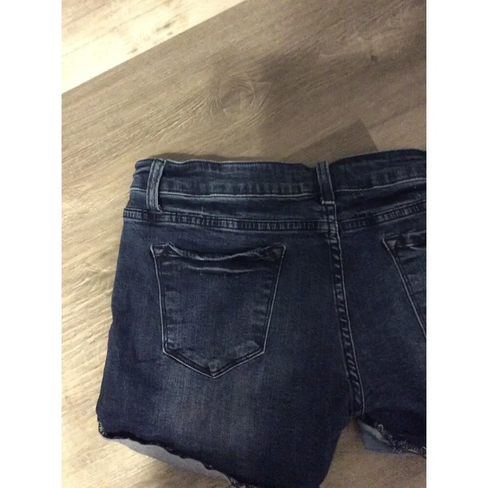 Kancan stretch cuffed shorts Size 15 31